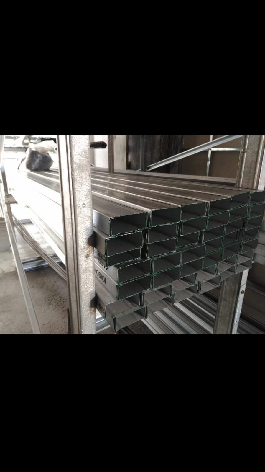 Pengiriman Material ke Proyek